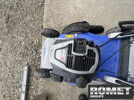 Tondeuse poussée et tractée Iseki SWE4200CIS4