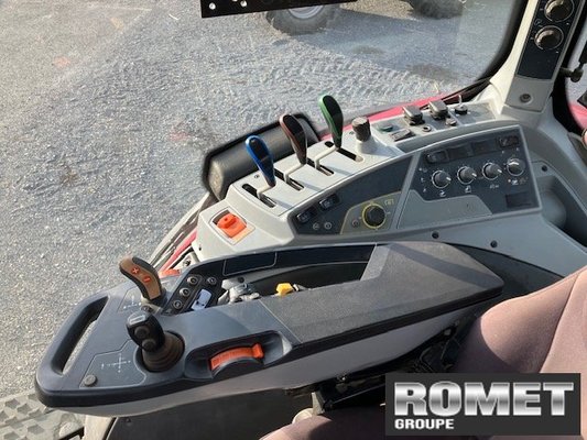 Tracteur agricole Valtra T174