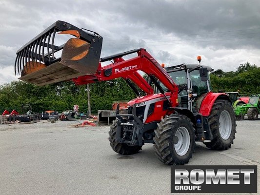 Tracteur agricole Massey Ferguson 6S-135 D6 EF DX