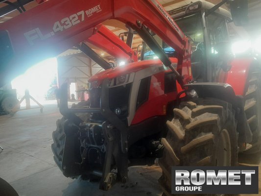 Tracteur agricole Massey Ferguson 6S-135 D6 EF DX