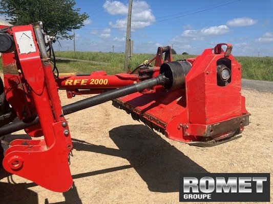 Broyeur à axe horizontal Gyrax RFE 2000