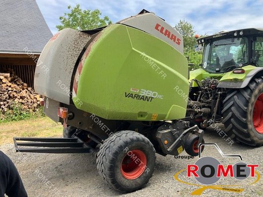 Presse à balles rondes Claas VARIANT 380 RC