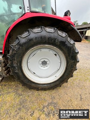 Tracteur agricole Massey Ferguson 5S-115 D4 DX