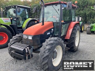Tracteur agricole New Holland L75 - 1