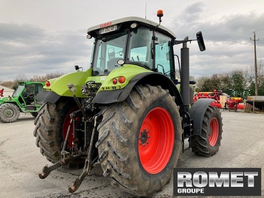 Tracteur agricole Claas AXION 810