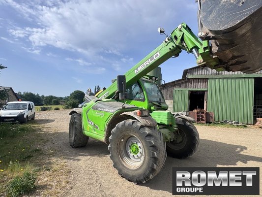 Chariot élévateur télescopique Merlo TF42.7CS-145-CVT