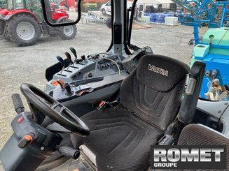 Tracteur agricole Valtra N135 - 4