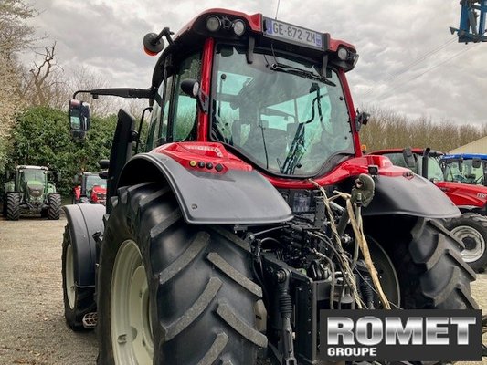 Tracteur agricole Valtra N135
