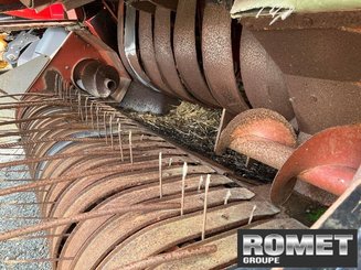 Presse à balles carrées Hesston 4900 - 23