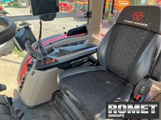 Tracteur agricole Massey Ferguson 8S-205 D7 EX