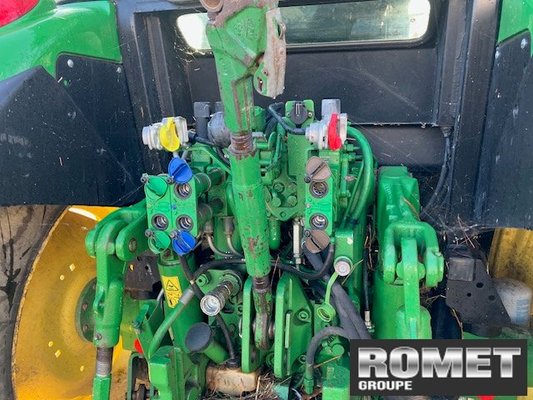 Tracteur agricole John Deere 6115 RC