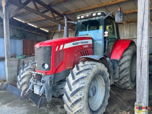 Tracteur agricole - 7485