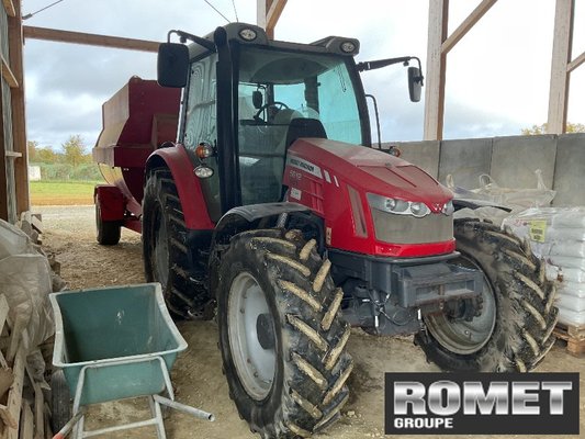 Tracteur agricole Massey Ferguson 5612 D4 EF