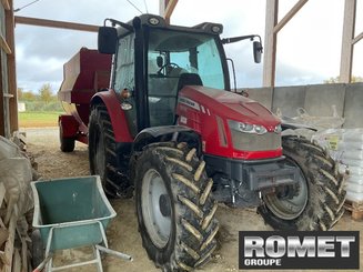 Tracteur agricole Massey Ferguson 5612 D4 EF - 1