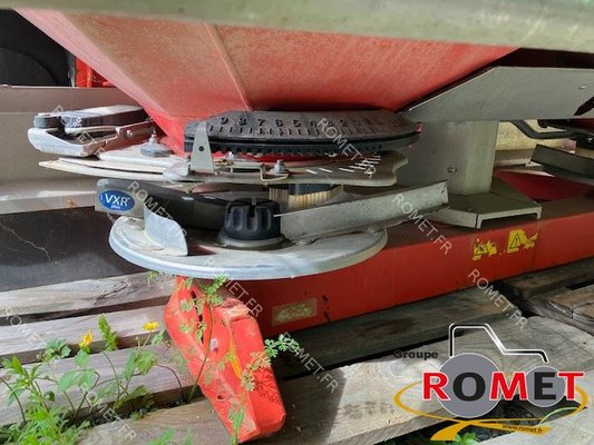 Distributeur d'engrais Kuhn AXIS 40.2 M-EMC