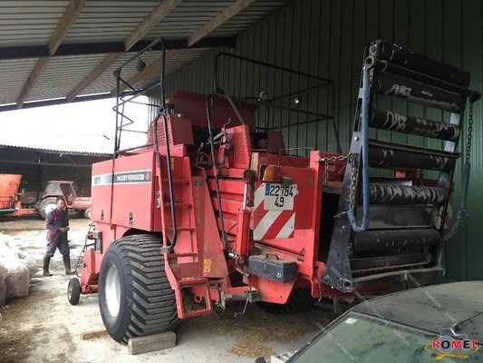 Presse à balles carrées Massey Ferguson 187