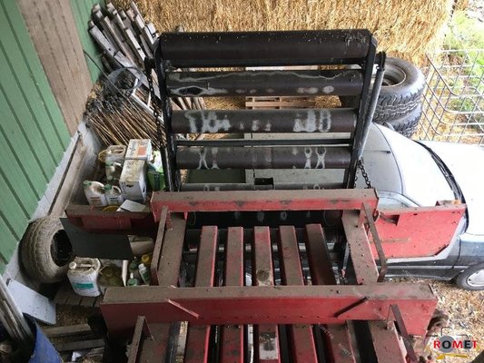 Presse à balles carrées Massey Ferguson 187