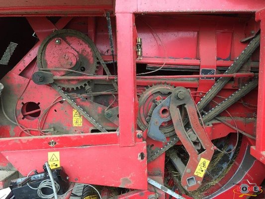 Presse à balles carrées Massey Ferguson 187
