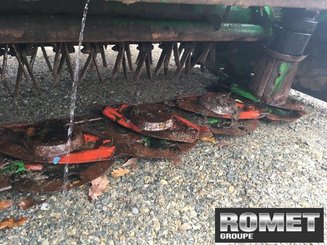 Faucheuse conditionneuse John Deere 331 - 1