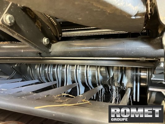 Presse à balles rondes Massey Ferguson 4180 V XTRA