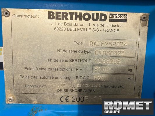 Pulvérisateur traîné Berthoud RACER DP TRONIC