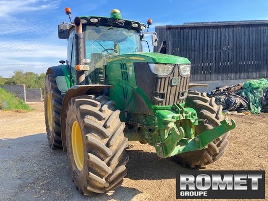 Tracteur agricole John Deere 6210R