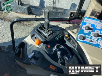 Tracteur agricole Massey Ferguson 5709 M D4 - 1