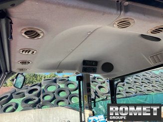 Tracteur agricole Massey Ferguson 5709 M D4 - 2