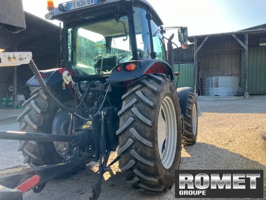 Tracteur agricole Massey Ferguson 5709 M D4