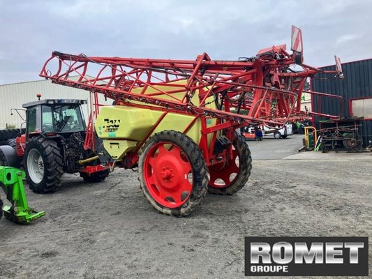 Pulvérisateur traîné Rau SPIDOTRAIN