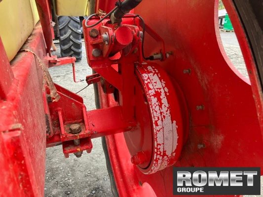 Pulvérisateur traîné Rau SPIDOTRAIN