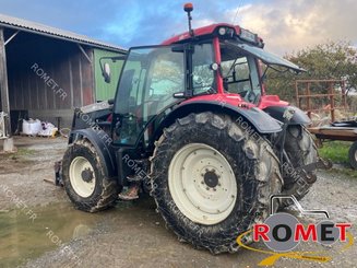 Tracteur agricole Valtra N134 D - 1