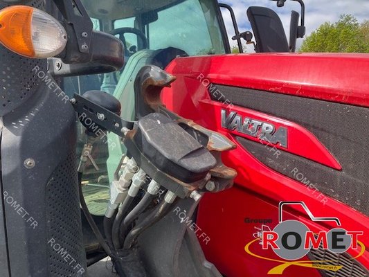 Tracteur agricole Valtra N134