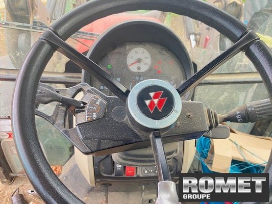 Tracteur agricole Massey Ferguson 5711 M D4 ES