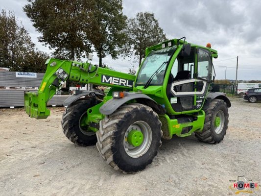 Chariot élévateur télescopique Merlo MF44-9-CS