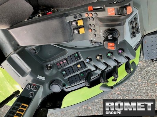 Tracteur agricole Claas AXION 800