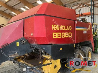 Presse à balles carrées New Holland BB960 ST - 1