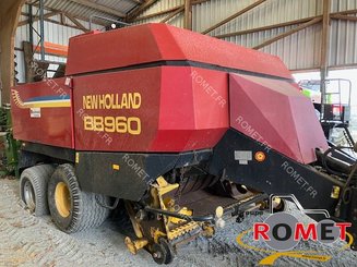 Presse à balles carrées New Holland BB960 ST - 1