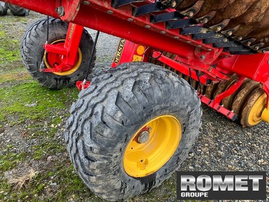 Déchaumeur Väderstad CR500