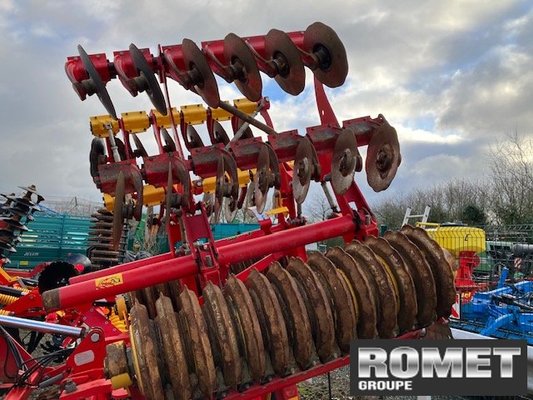 Déchaumeur Väderstad CR500