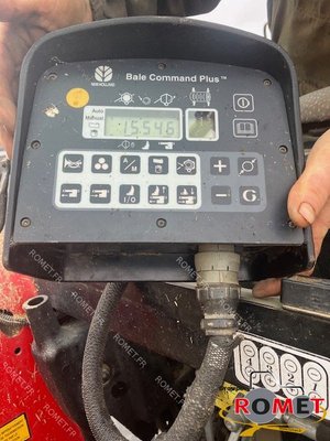 Presse à balles rondes New Holland BR7070