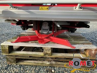 Distributeur d'engrais Lely CENTERLINER2500 - 6