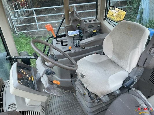 Tracteur agricole John Deere 6115M