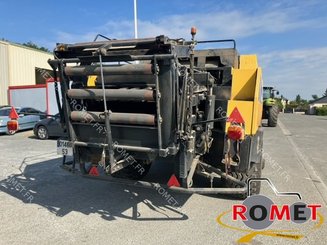 Presse à balles carrées New Holland BB950 A - 5