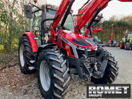 Tracteur agricole Massey Ferguson 5S-115 D4 DX