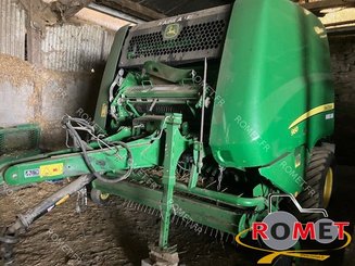 Presse à balles rondes John Deere JD960 - 1