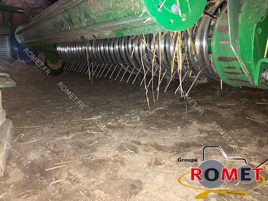 Presse à balles rondes John Deere JD960
