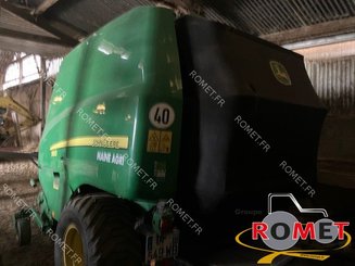 Presse à balles rondes John Deere JD960 - 5
