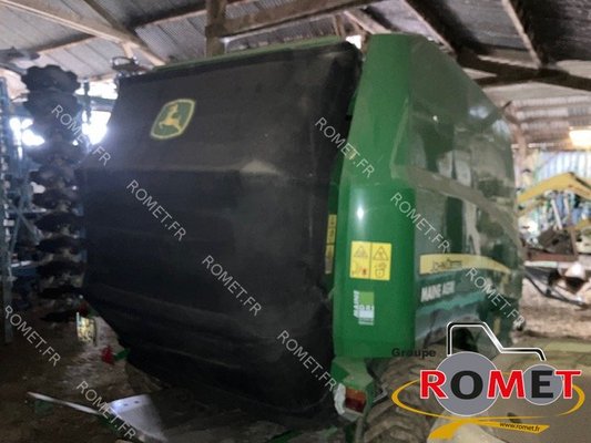 Presse à balles rondes John Deere JD960