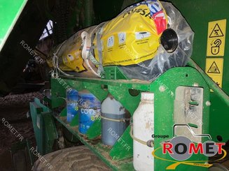 Presse à balles rondes John Deere JD960 - 17